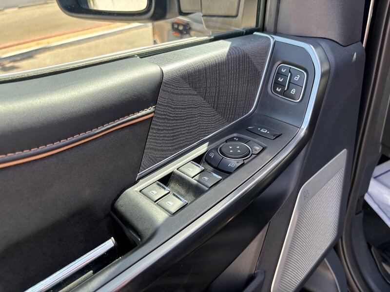 Used 2023 Ford F350 Platinum w/ Tremor Off-Road Package AWD/4WD image 12