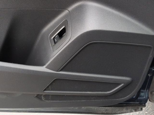 Used 2021 Volkswagen Atlas Cross Sport SE w/ Panoramic Sunroof Package FWD image 34