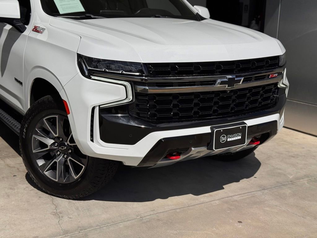 Used 2022 Chevrolet Tahoe Z71 w/ Luxury Package AWD/4WD image 3
