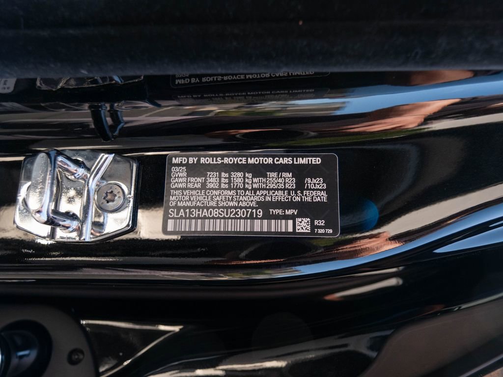 Used 2025 Rolls-Royce Cullinan image 51