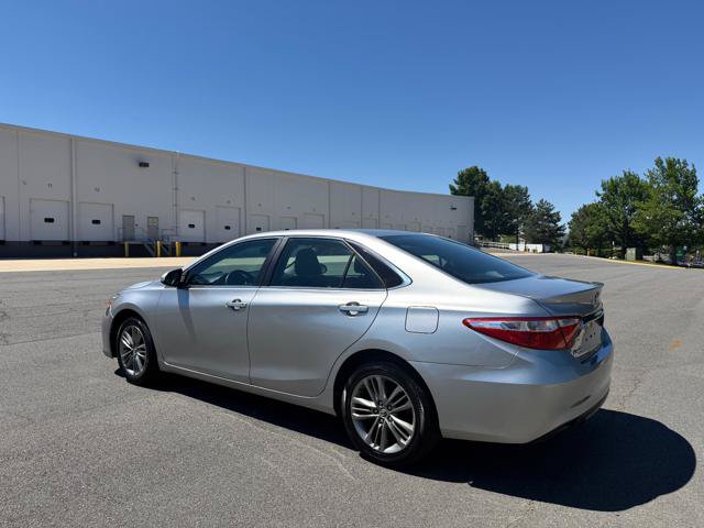 Used 2016 Toyota Camry SE FWD image 2