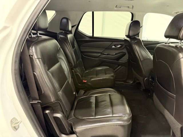 Used 2021 Chevrolet Traverse RS image 27