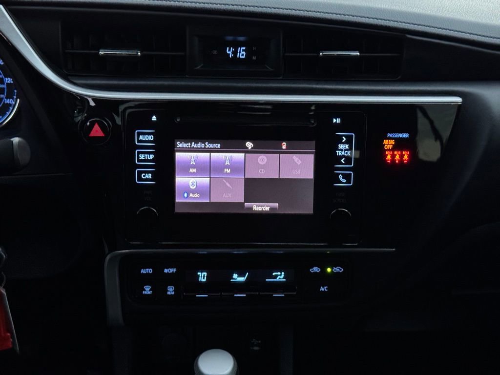 Used 2018 Toyota Corolla LE image 21