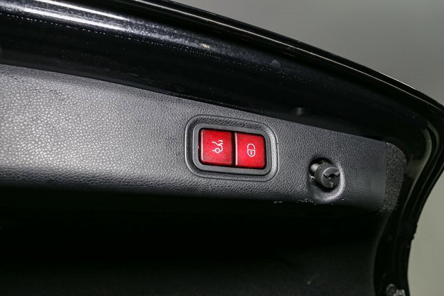 Used 2017 Mercedes-Benz E 300 4MATIC image 12