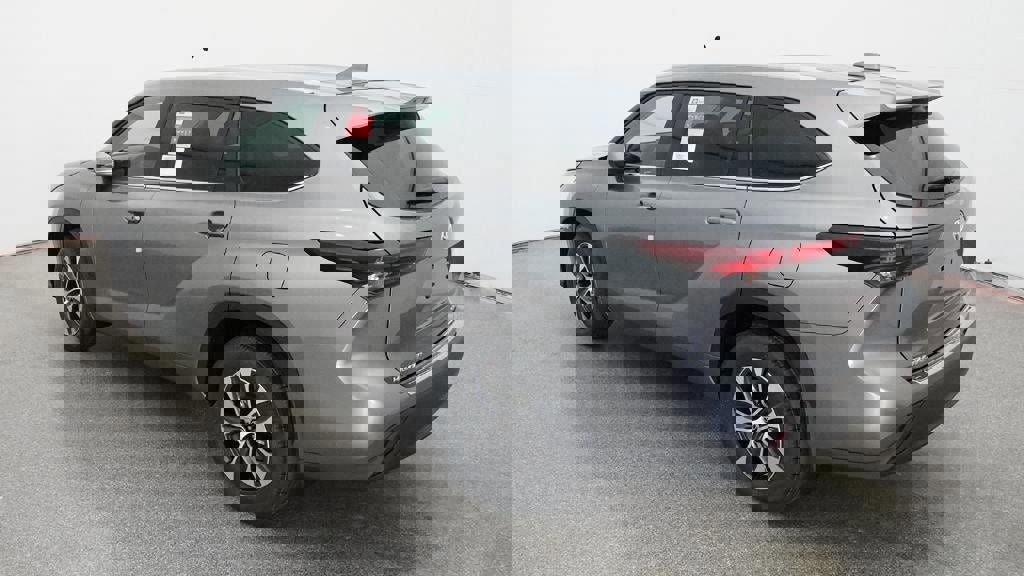 New 2026 Toyota Highlander XLE image 5