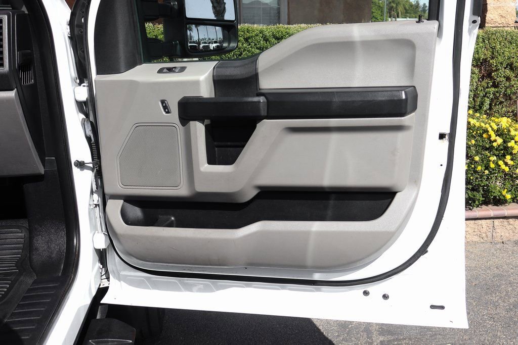 Used 2017 Ford F550 2WD Crew Cab Super Duty image 45