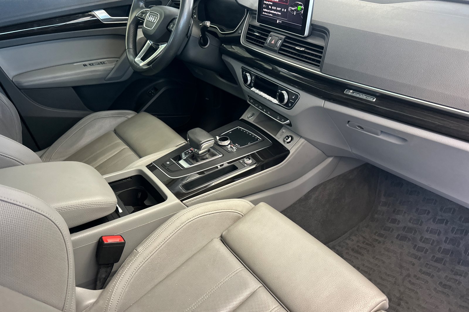 Used 2020 Audi Q5 e Prestige w/ Prestige Package AWD/4WD image 16