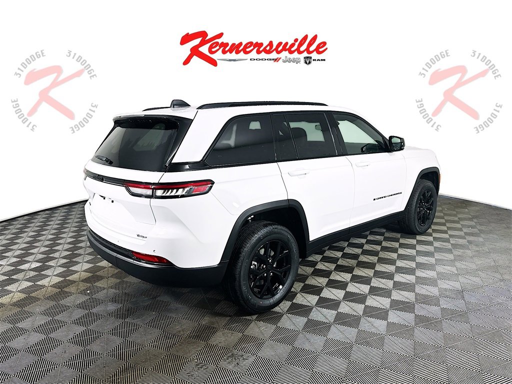 New 2025 Jeep Grand Cherokee Altitude image 7