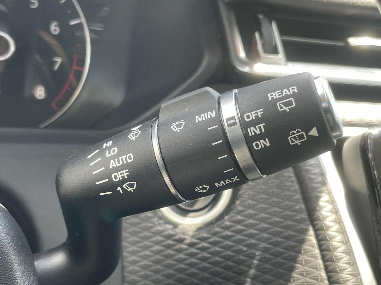 Used 2020 Land Rover Range Rover Velar S AWD/4WD image 24
