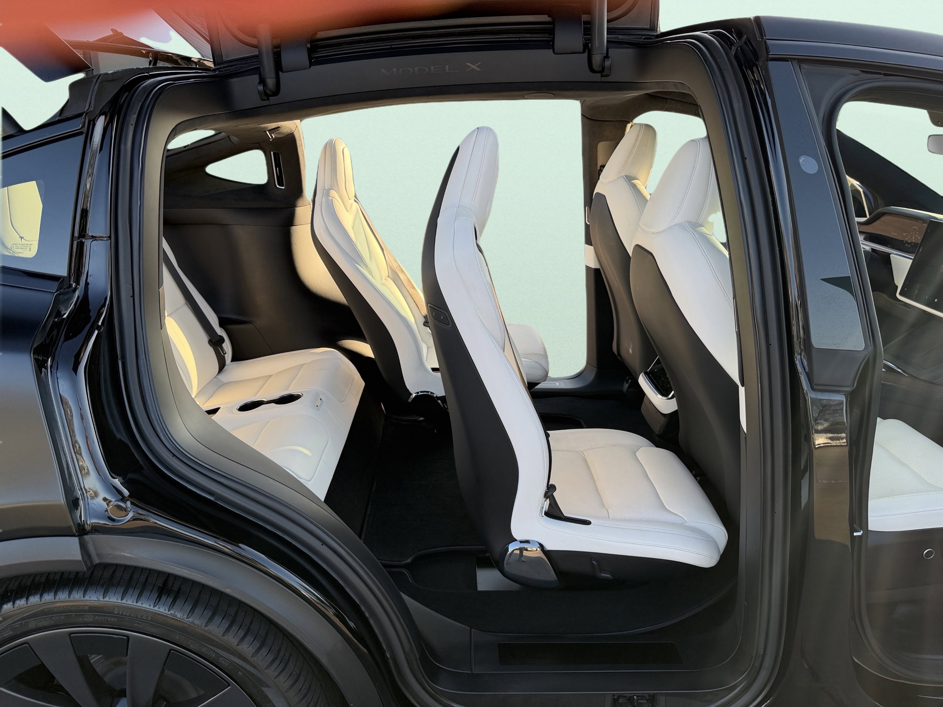 Used 2022 Tesla Model X image 51