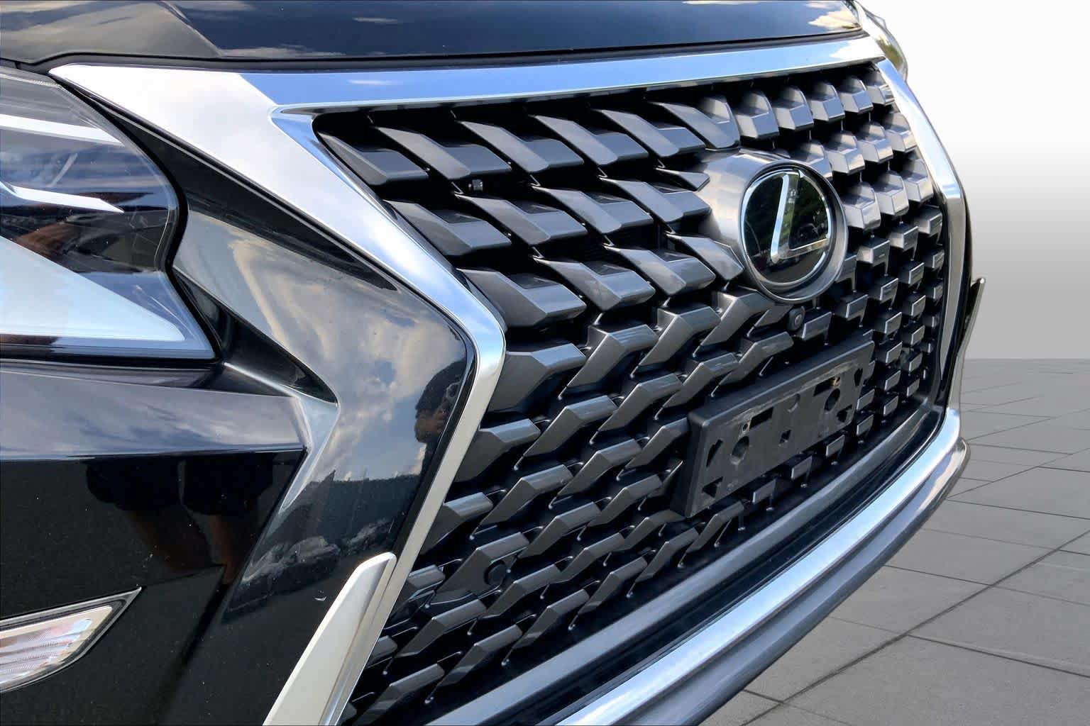 Used 2023 Lexus GX 460 Luxury w/ Sport Design Package AWD/4WD image 30