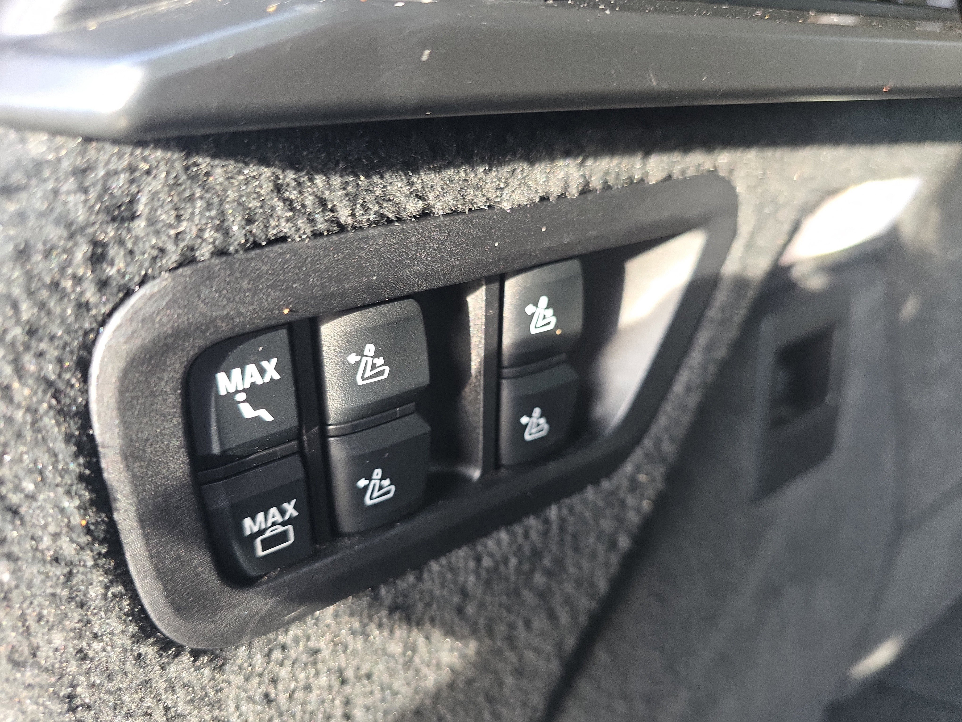 Used 2022 BMW X7 xDrive40i w/ M Sport Package image 9