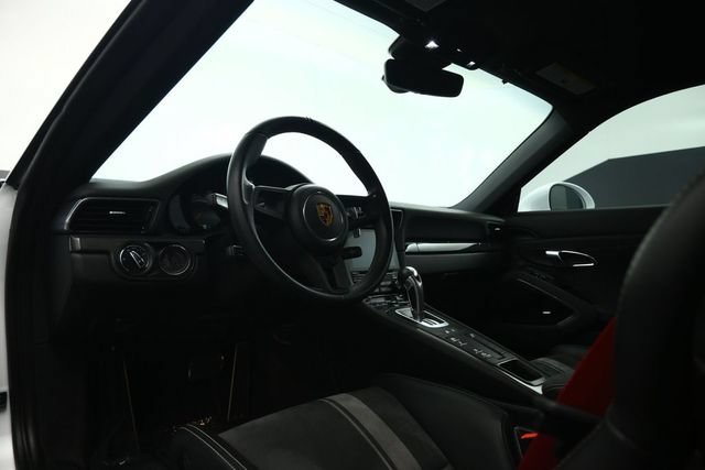 Used 2018 Porsche 911 GT3 RWD image 39