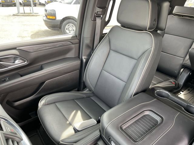 Used 2024 GMC Yukon SLT w/ SLT Premium Package AWD/4WD image 25