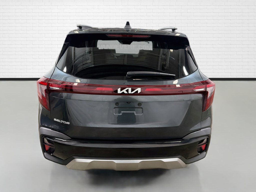 Used 2024 Kia Seltos EX FWD image 8