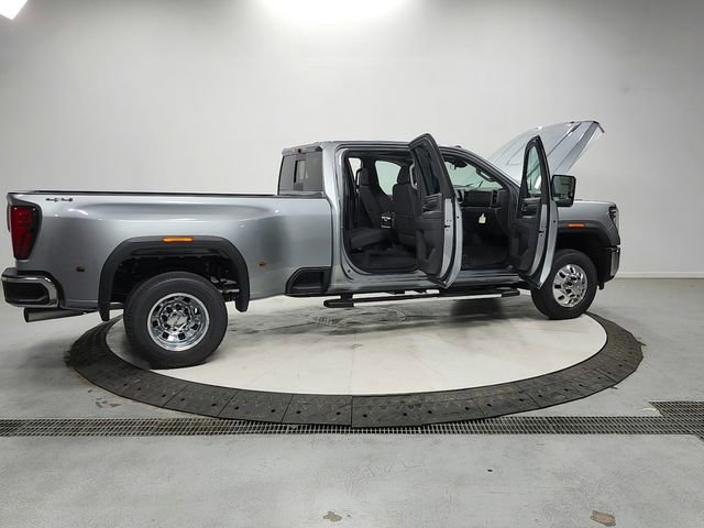 New 2026 GMC Sierra 3500 SLT w/ SLT Convenience Package AWD/4WD image 16