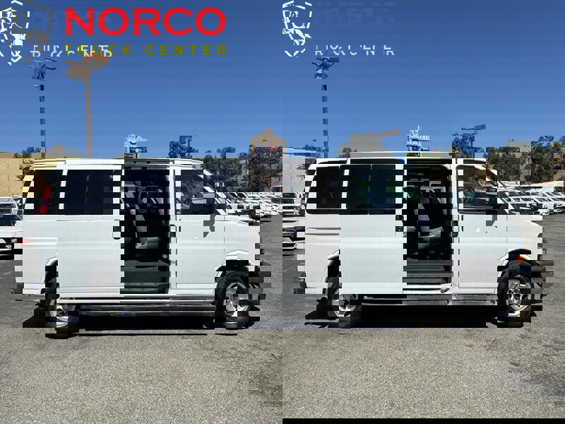 Used 2021 Chevrolet Express 3500 LT w/ LT Preferred Equipment Group image 2