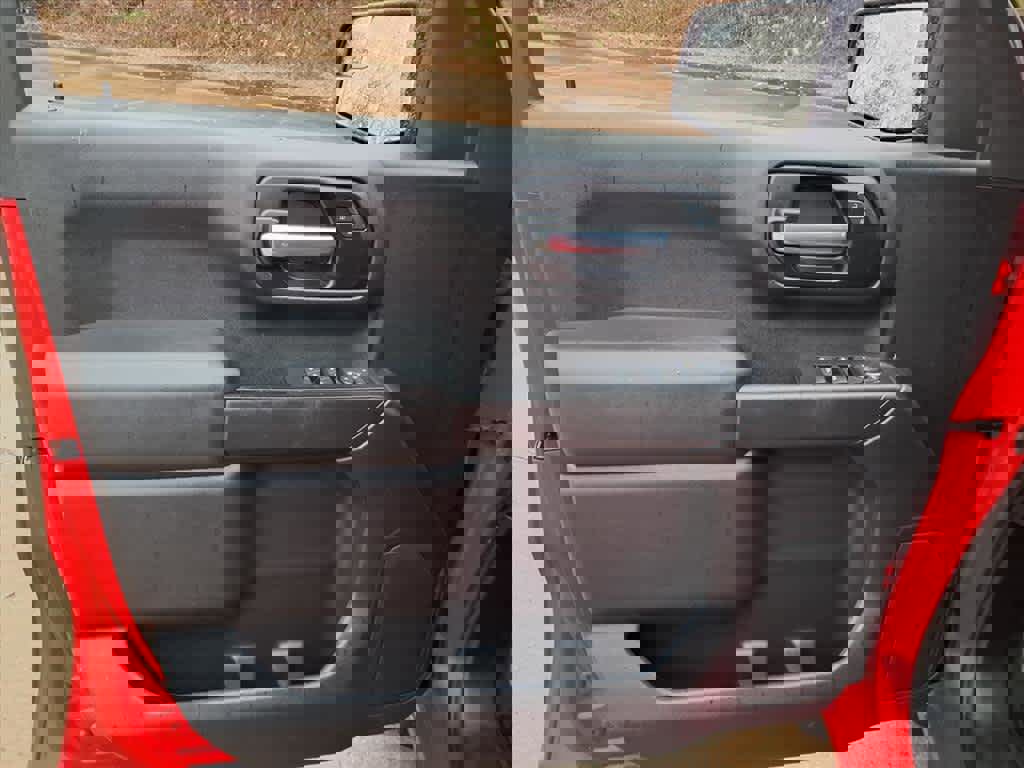 Used 2020 Chevrolet Silverado 1500 Custom w/ Custom Value Package image 13