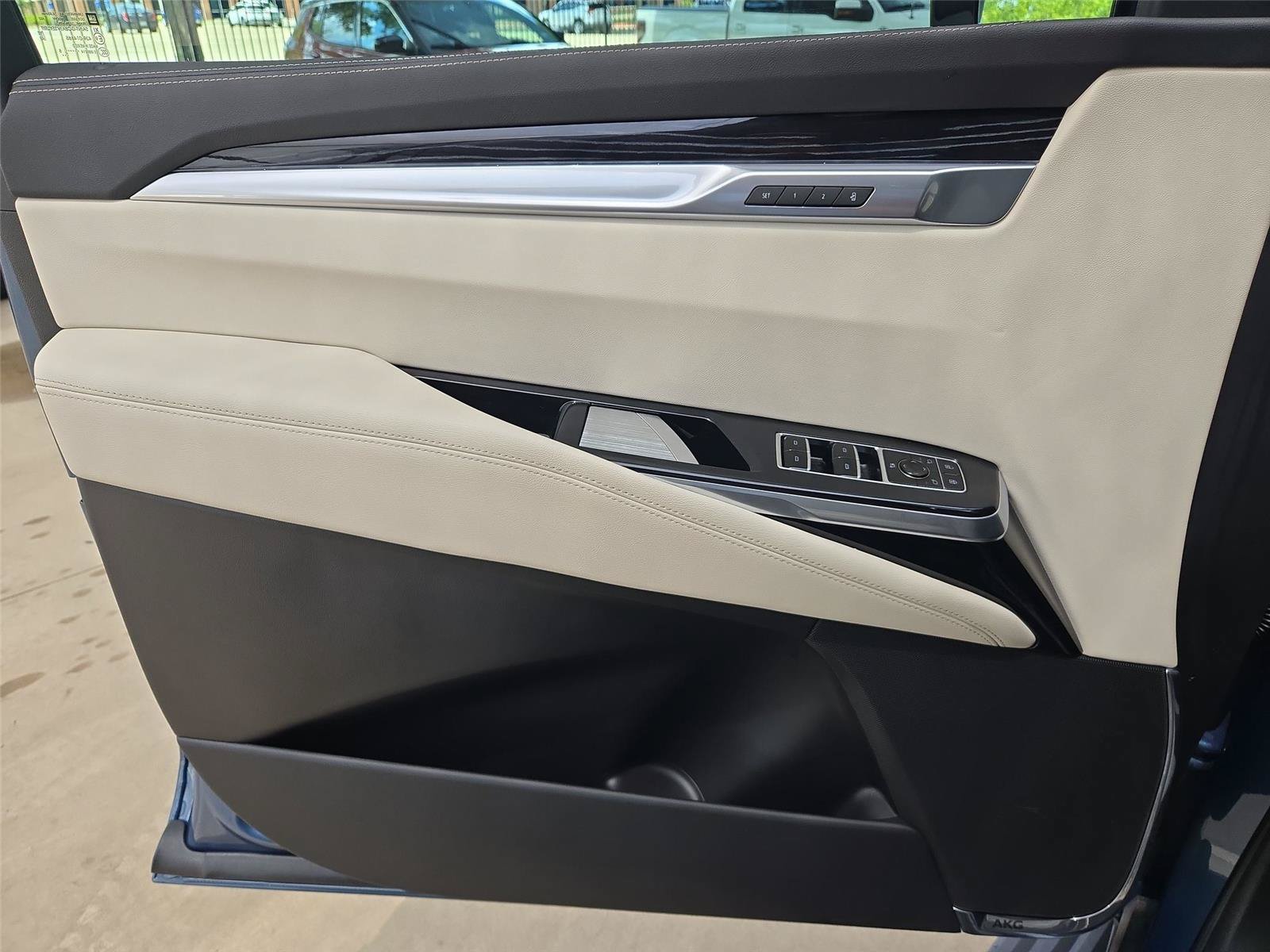 Certified 2025 Cadillac Escalade Sport w/ Touring Package AWD/4WD image 25