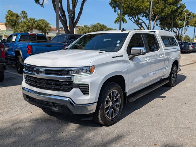 Used 2023 Chevrolet Silverado 1500 LT w/ Leather Package image 4