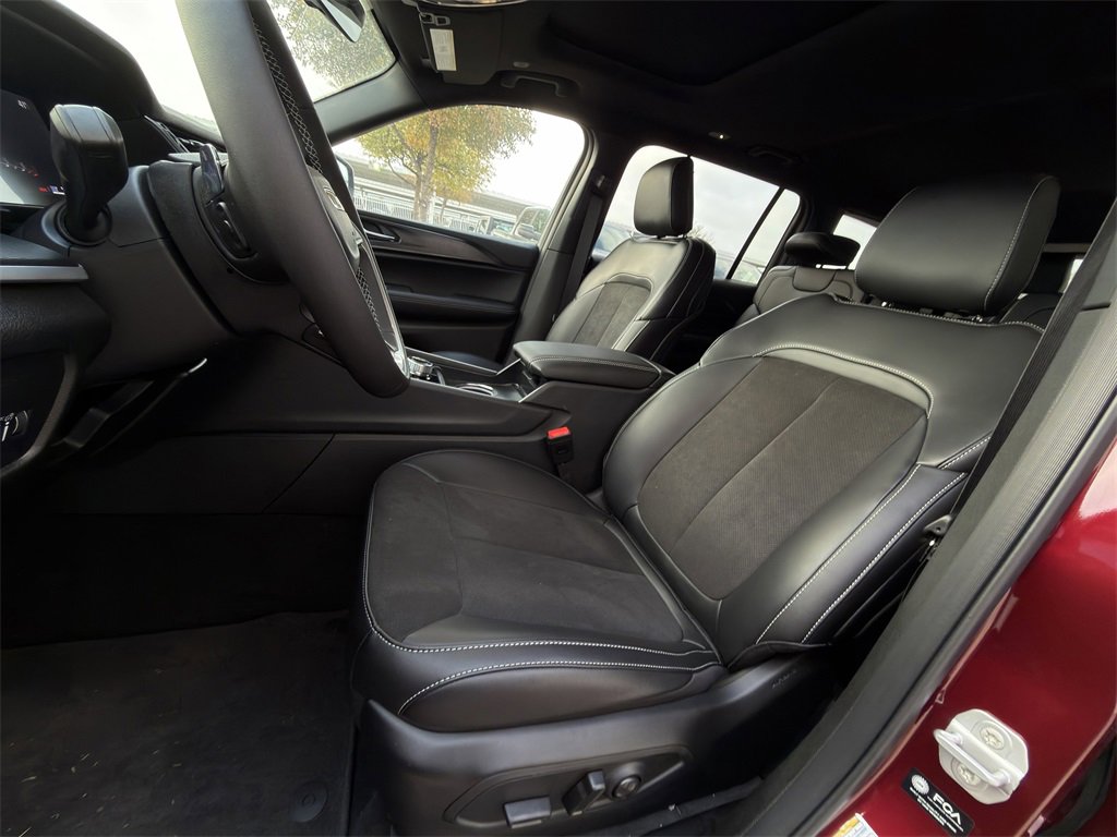 New 2025 Jeep Grand Cherokee L Altitude image 19