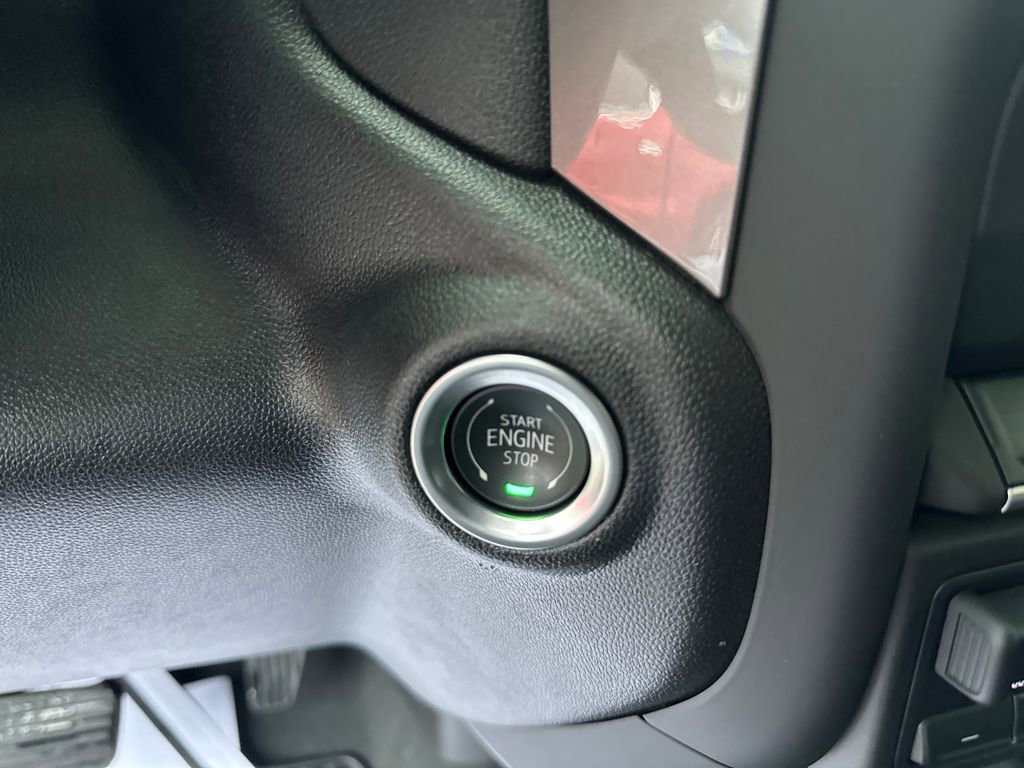 Used 2025 Chevrolet Silverado 2500 Custom w/ Custom Value Package image 15