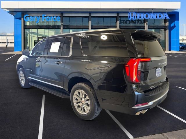 Used 2025 GMC Yukon XL Denali AWD/4WD image 3