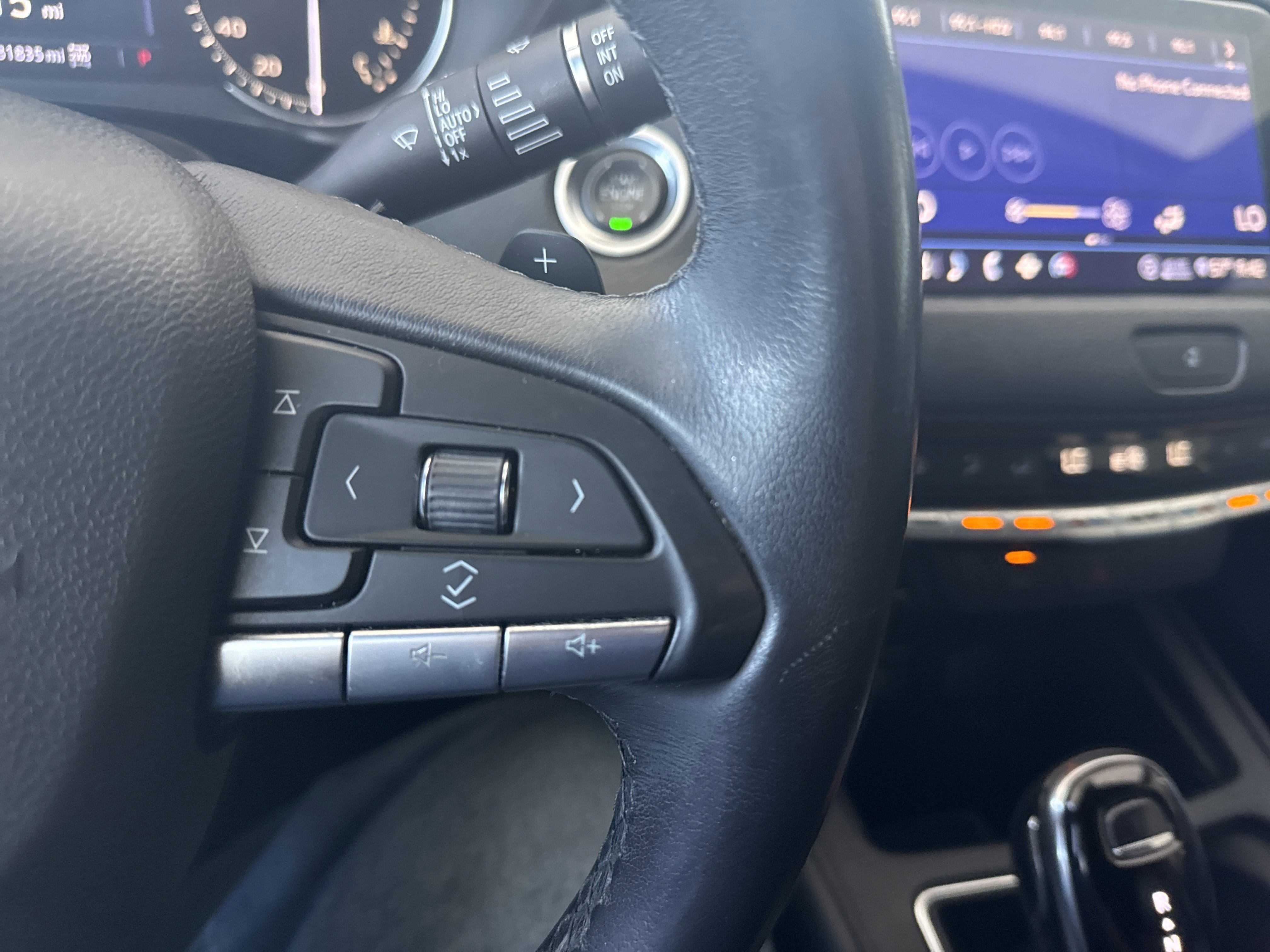 Used 2020 Cadillac XT4 Premium Luxury AWD/4WD image 27