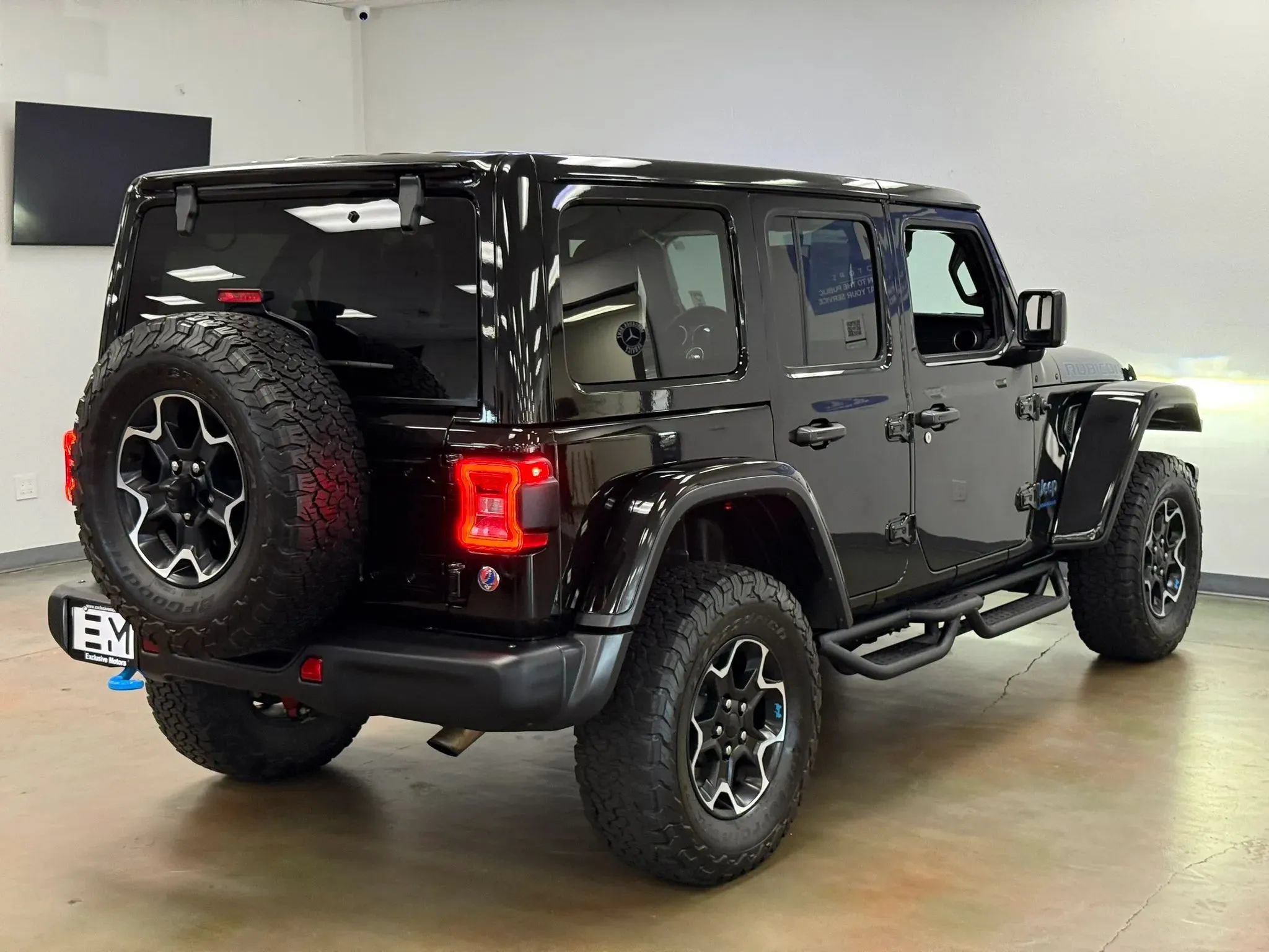 Used 2024 Jeep Wrangler Unlimited Rubicon 4xe AWD/4WD image 8