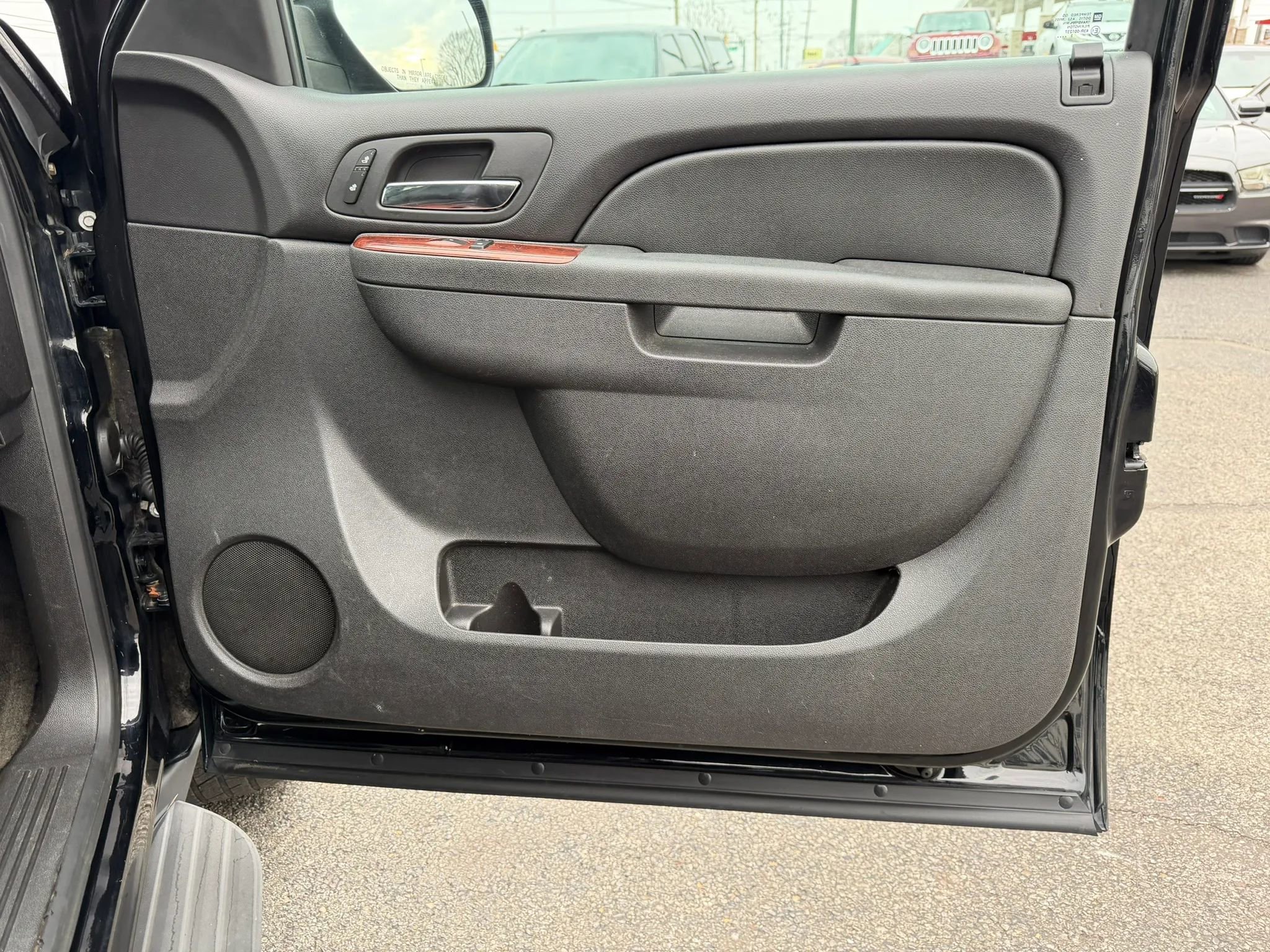 Used 2013 Chevrolet Suburban LT w/ Luxury Package image 30