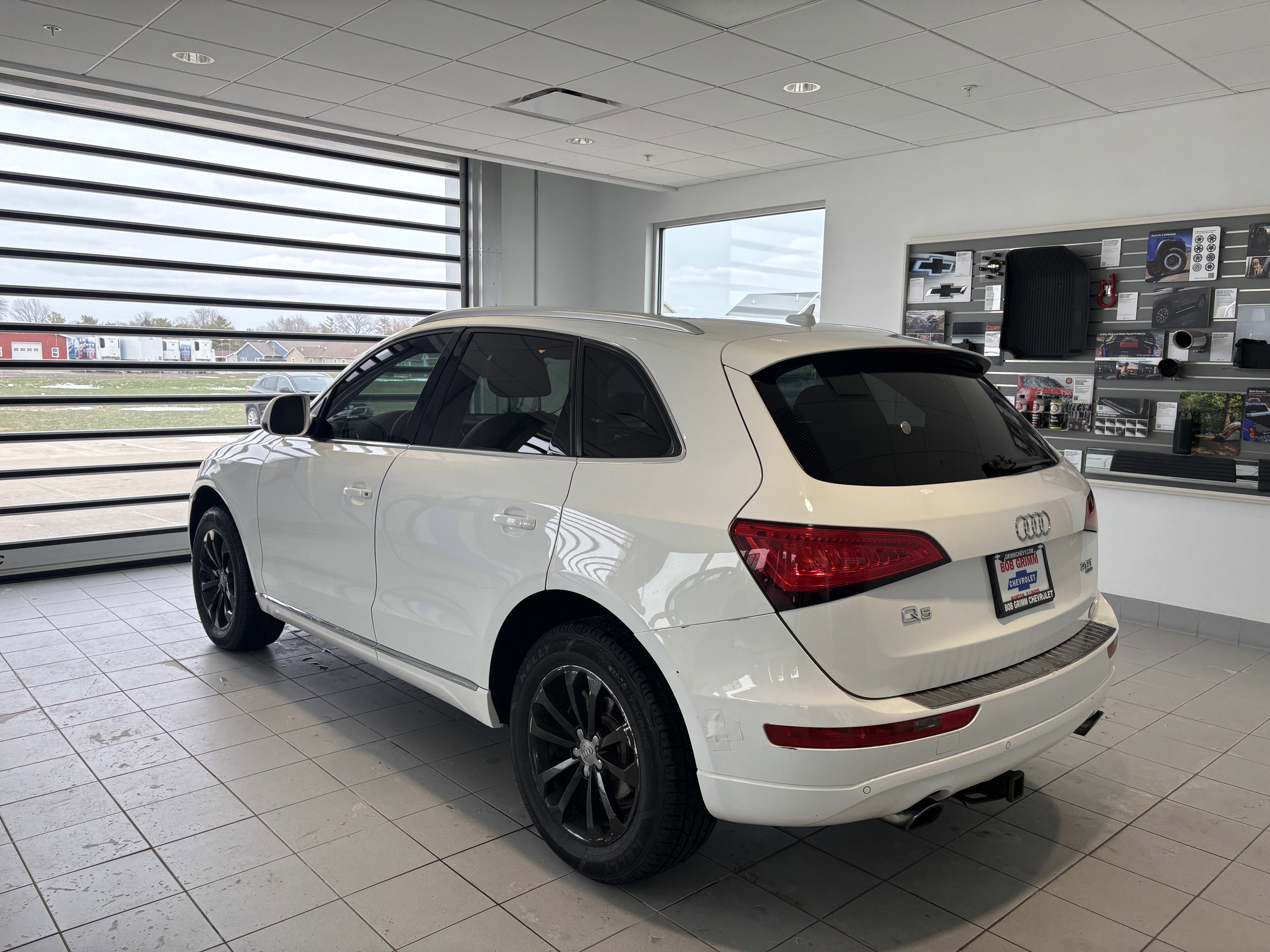 Used 2013 Audi Q5 2.0T Premium Plus w/ Premium Plus Pkg image 3