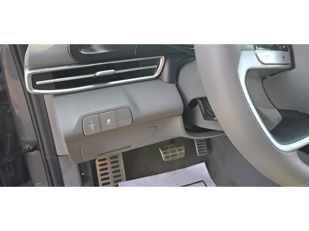 Used 2026 Hyundai Elantra Sport FWD image 31