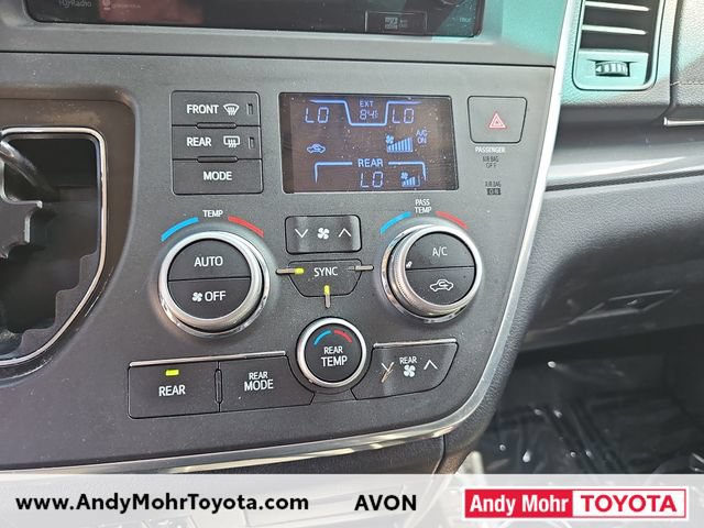 Used 2015 Toyota Sienna SE Premium FWD image 23