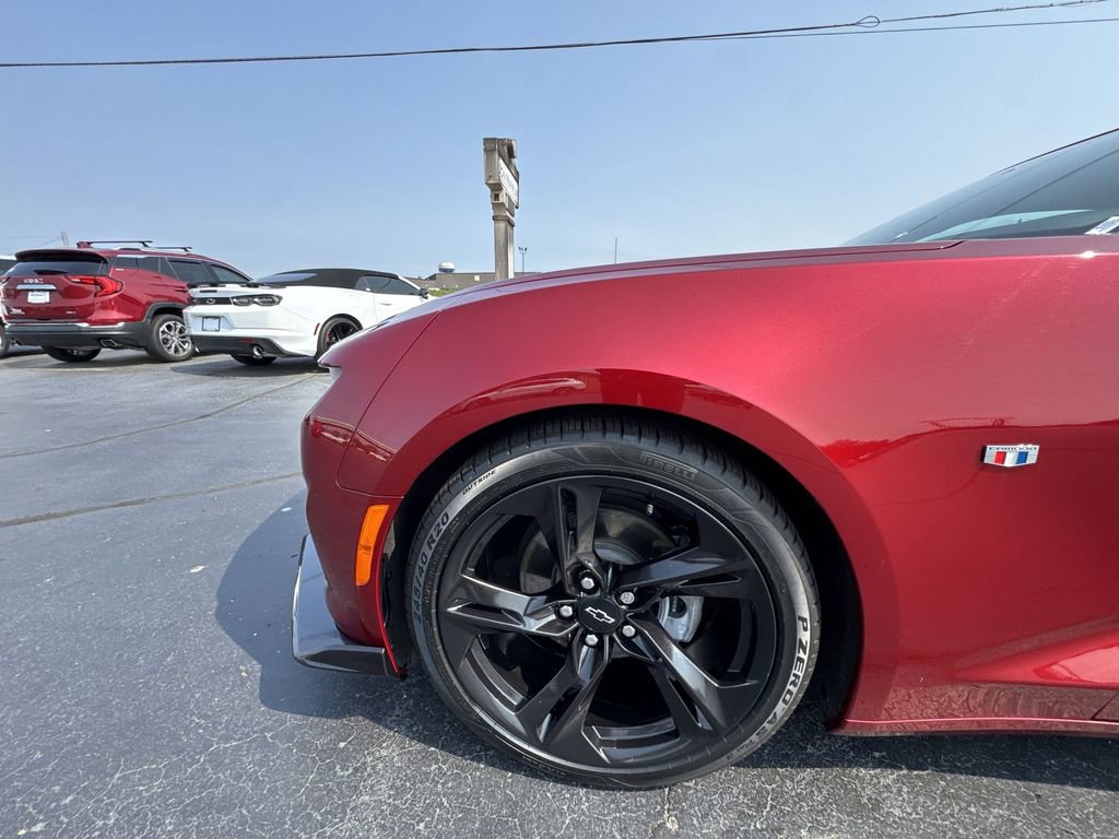 Used 2021 Chevrolet Camaro LT w/ Technology Package RWD image 10