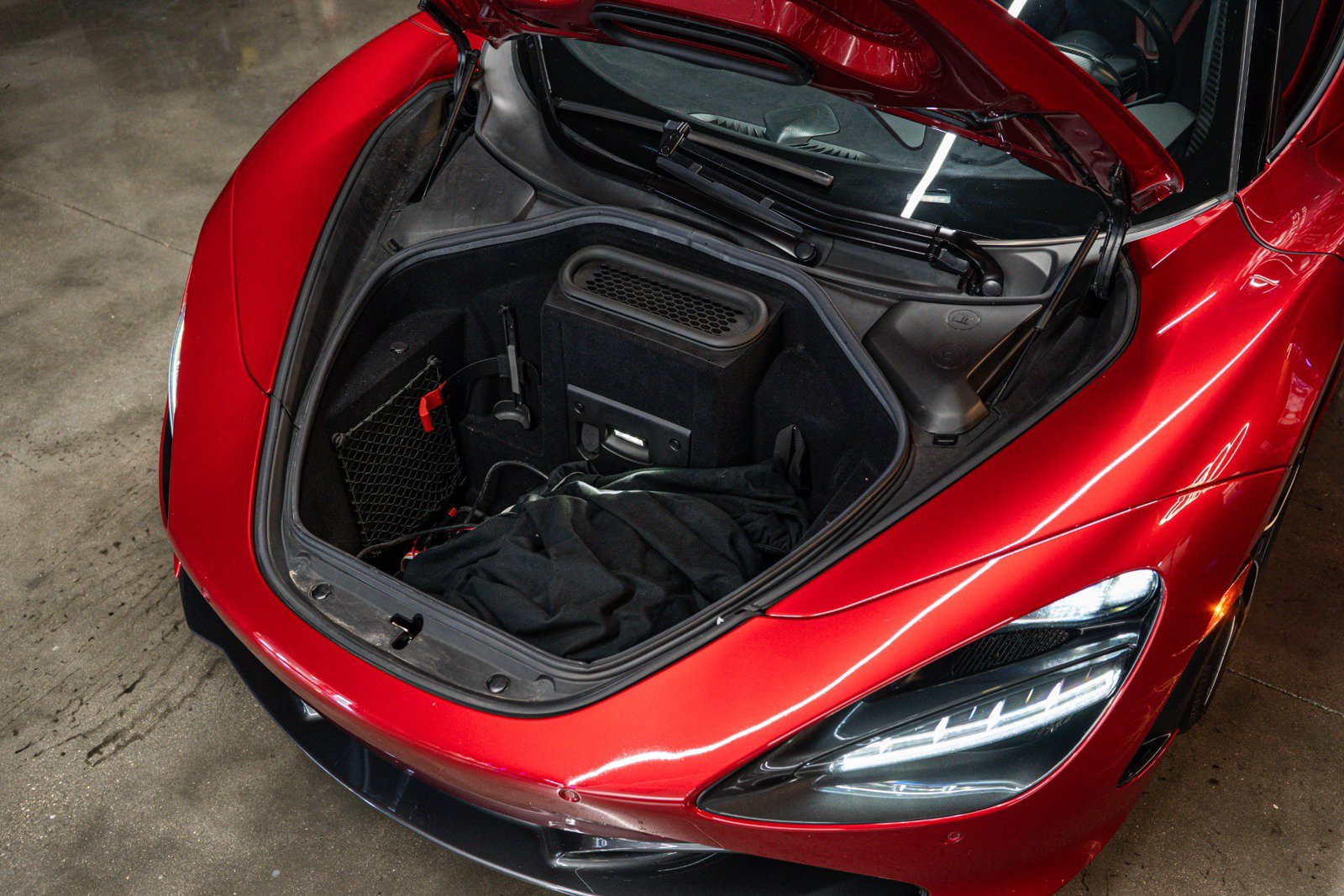 Used 2018 McLaren 720S RWD image 22