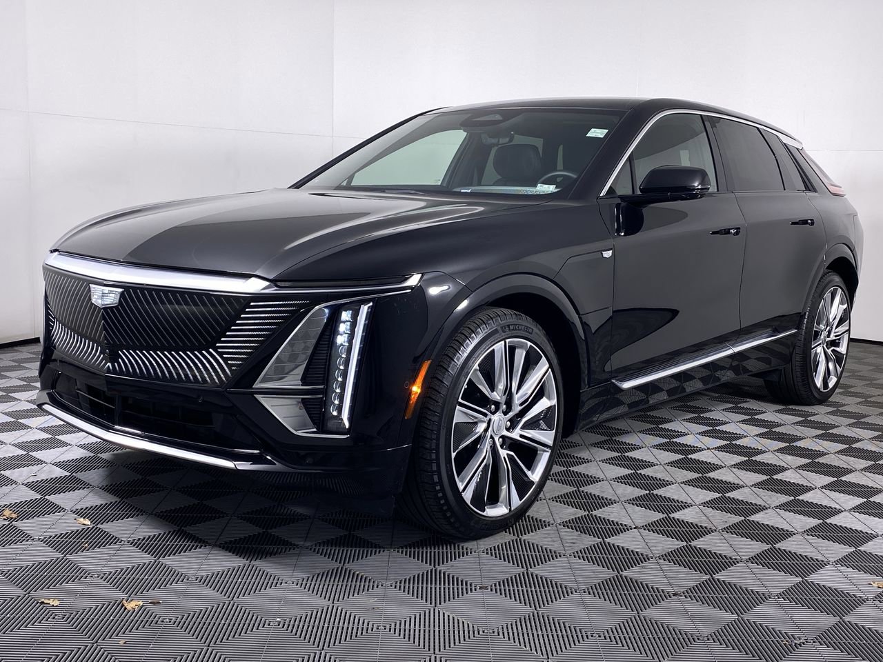Certified 2024 Cadillac Lyriq Luxury w/ LPO, Floor Liner Package image 18