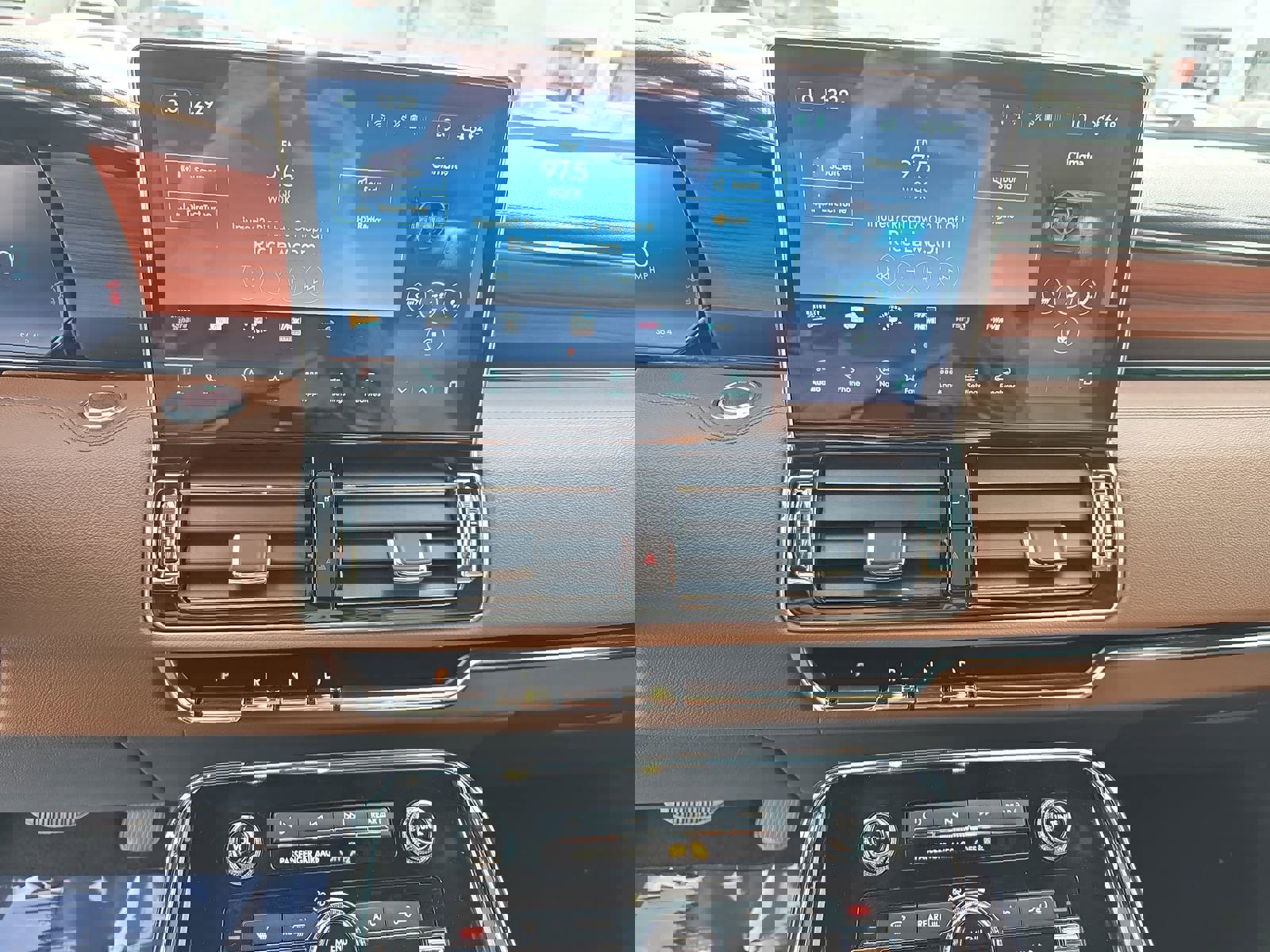 Used 2024 Lincoln Navigator Reserve image 22