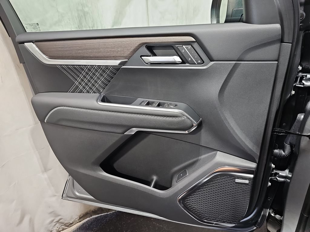 New 2027 GMC Acadia Denali w/ LPO, Floor Liner Package AWD/4WD image 30