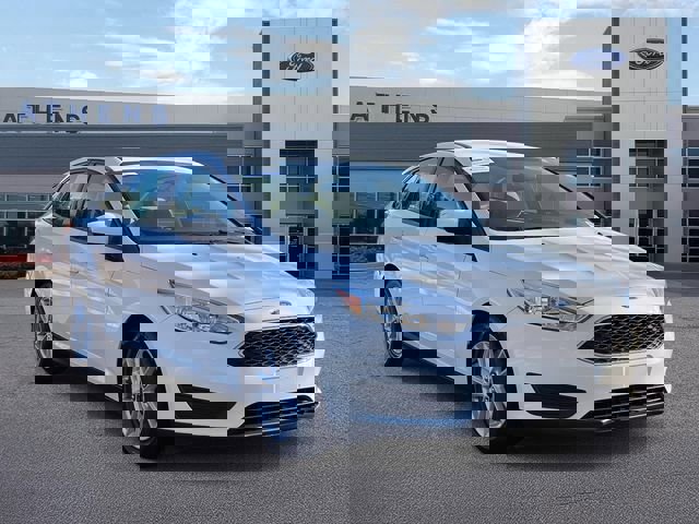 Certified 2018 Ford Focus SE image 1