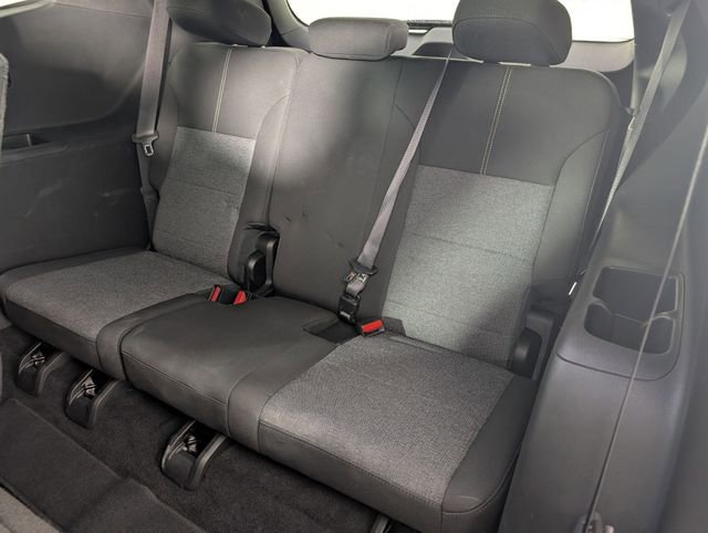 Used 2025 GMC Acadia Elevation image 28