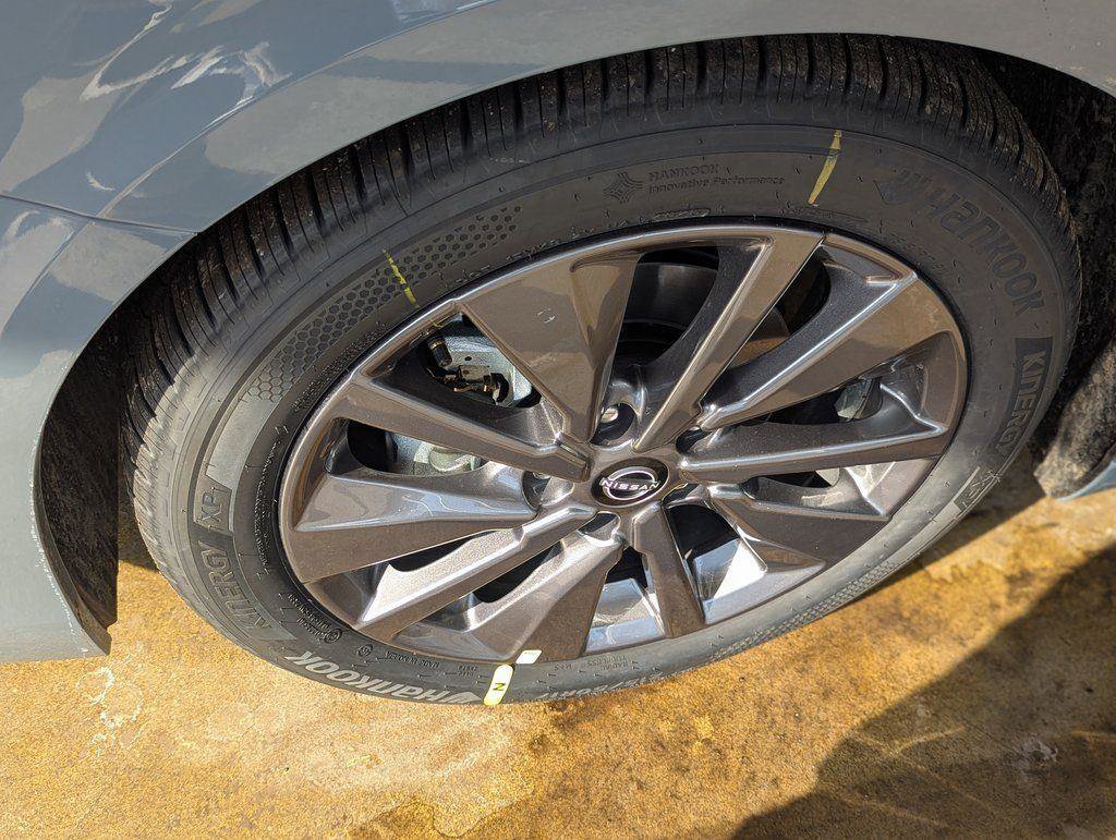 New 2026 Nissan Sentra SL w/ Floor Mat Package FWD image 34
