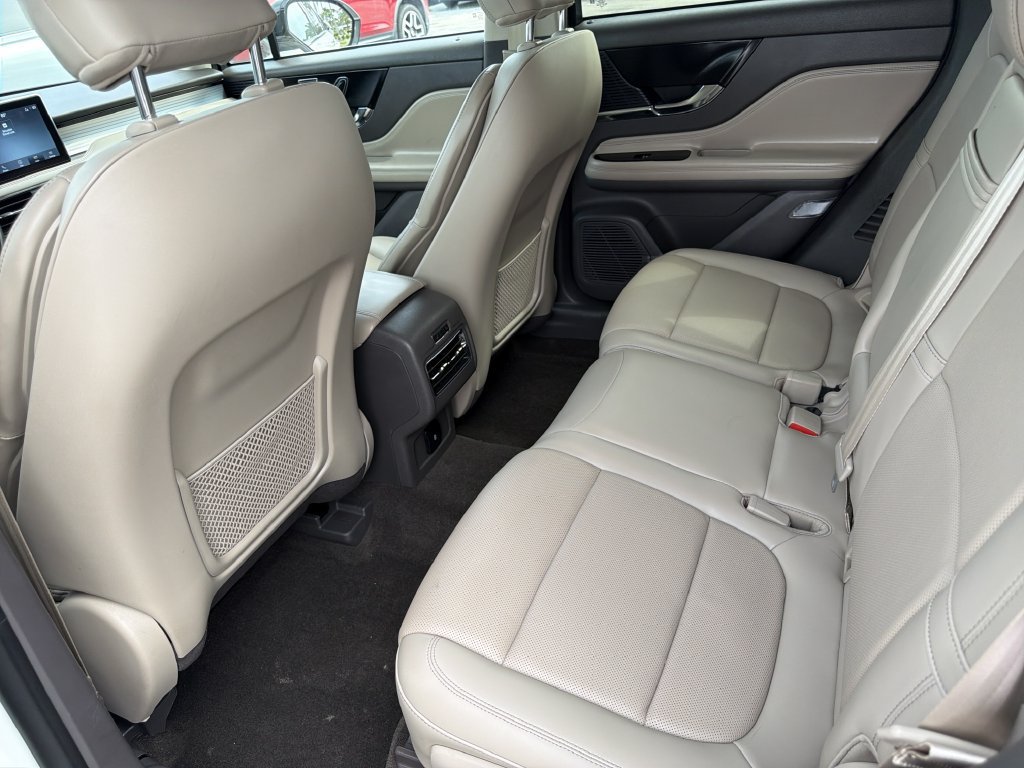 Used 2021 Lincoln Corsair AWD w/ Sport Package image 13