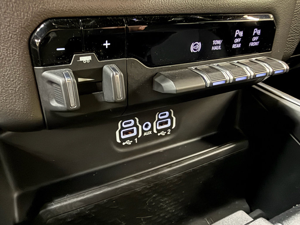 Used 2020 RAM 2500 Big Horn w/ Night Edition AWD/4WD image 38