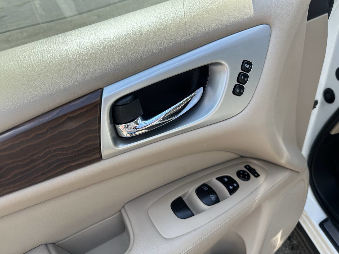 Used 2018 Nissan Pathfinder Platinum image 20