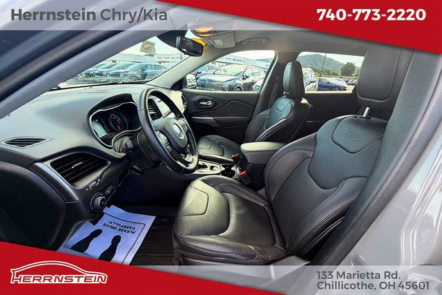 Used 2021 Jeep Cherokee Latitude Lux w/ Mopar Interior Package AWD/4WD image 22