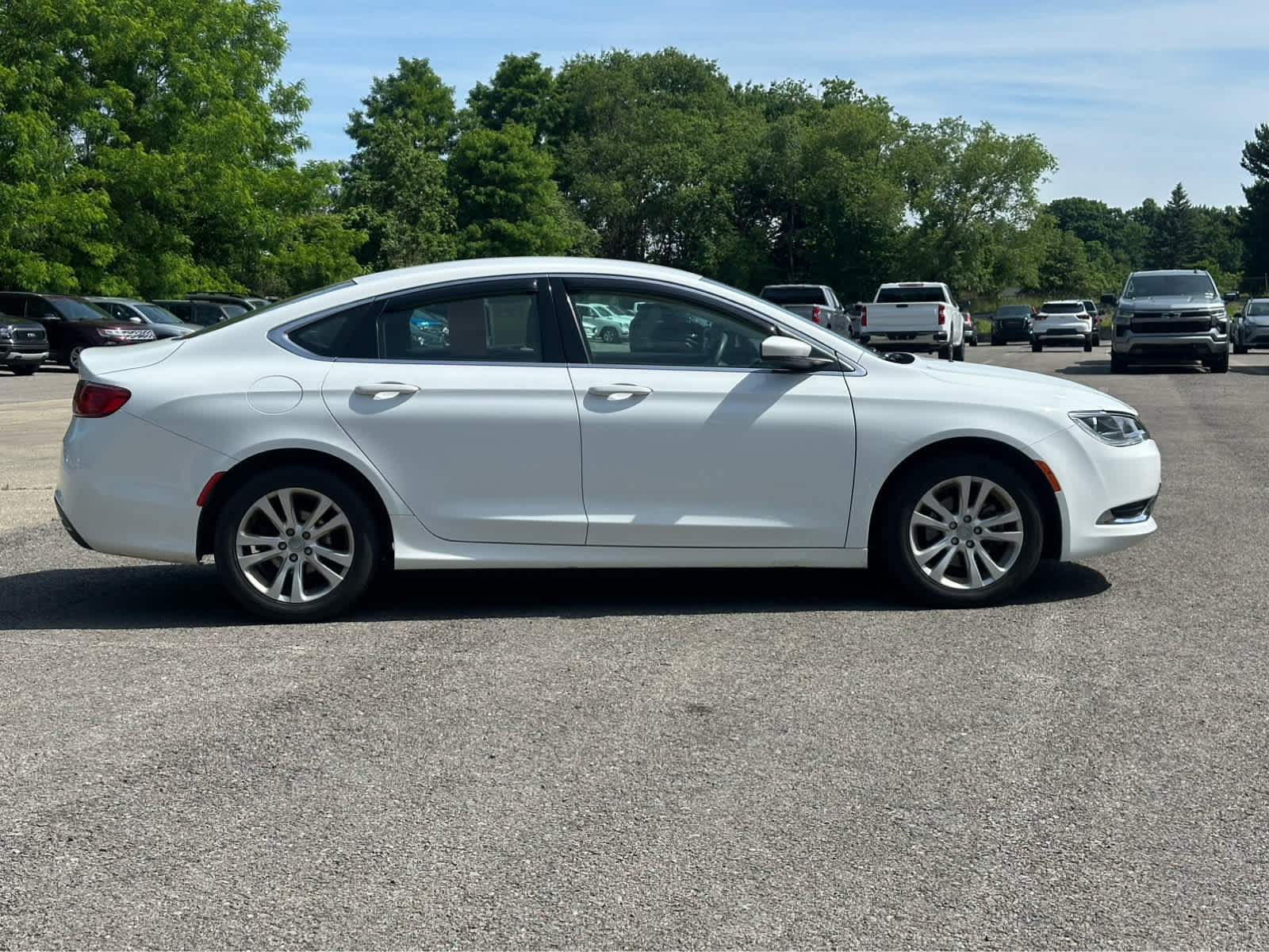Used 2016 Chrysler 200 Limited FWD image 8