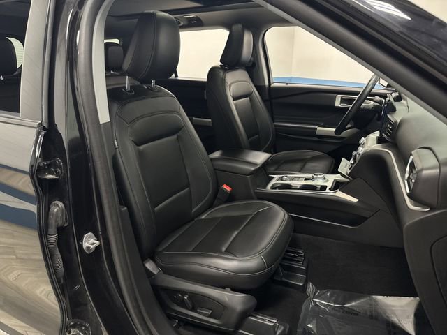 Used 2023 Ford Explorer XLT image 31