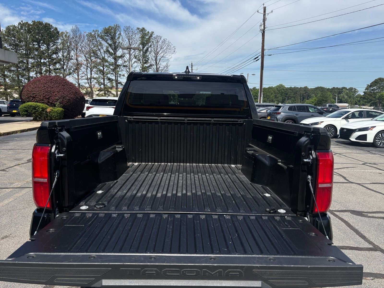 Used 2025 Toyota Tacoma TRD Off-Road AWD/4WD image 31