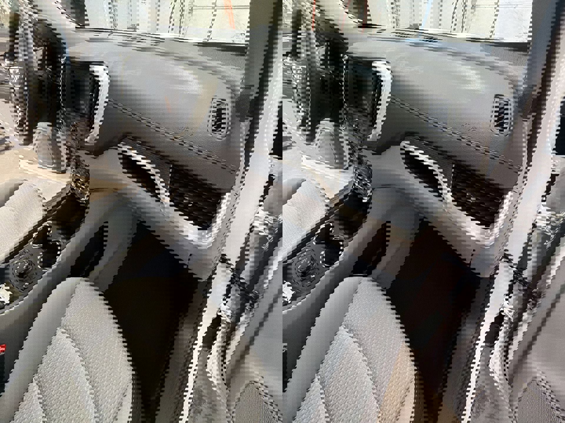 Used 2023 GMC Terrain SLE w/ Driver Convenience Package image 26