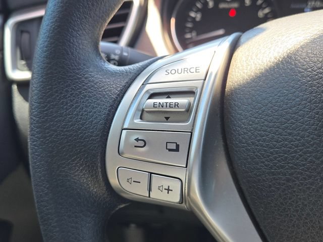 Used 2015 Nissan Rogue S FWD image 20